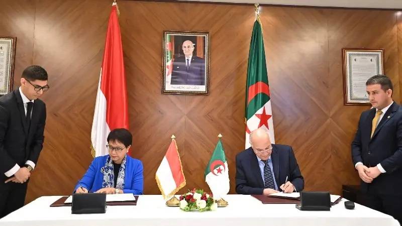 M. Attaf Ahmed reçoit son homologue indonésienne, Retno Marsudi